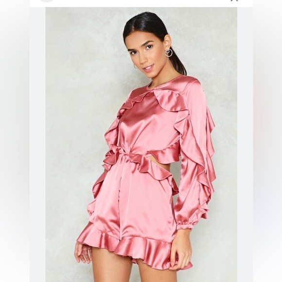 Nasty Girl cutout pink the old satin romper pink open back long sleeve size 8 - Picture 13 of 14